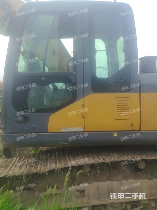 驾驶室正侧（驾驶室部分）