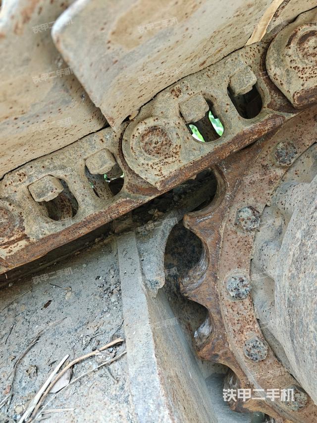 右側(cè)行走馬達(dá)蓋板（行走機構(gòu)）