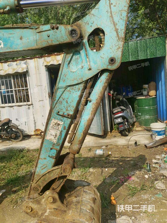 铲斗右后整体（工作和回转装置）