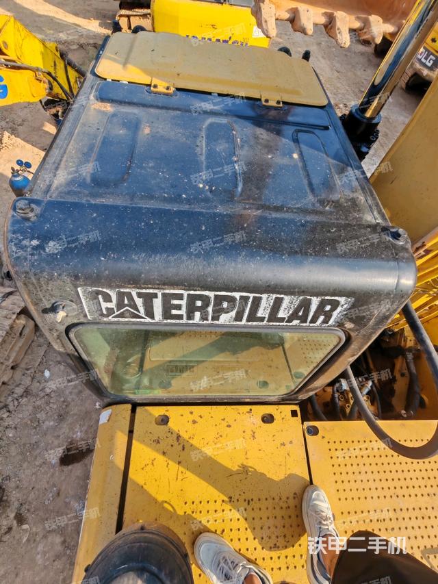 驾驶室顶部（整机外观）