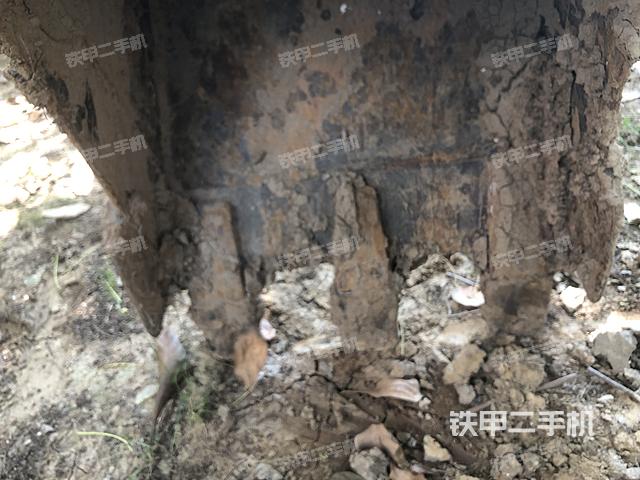 回转马达和主控阀（整机外观）