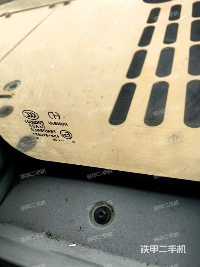 后窗玻璃角標(biāo)（駕駛室部分）