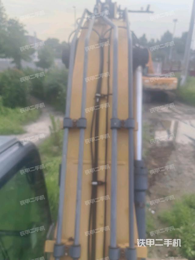 大臂背部俯视（工作和回转装置）