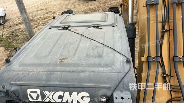 驾驶室顶部（整机外观）