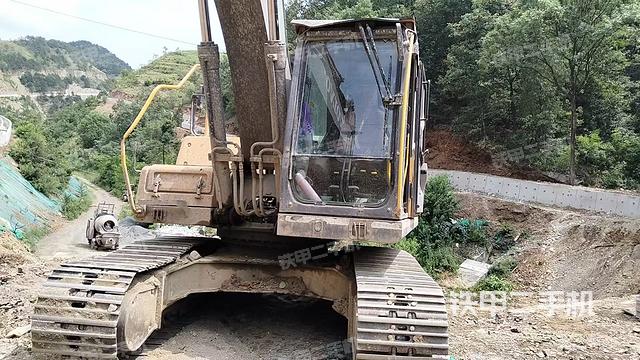 沃尔沃EC220D挖掘机