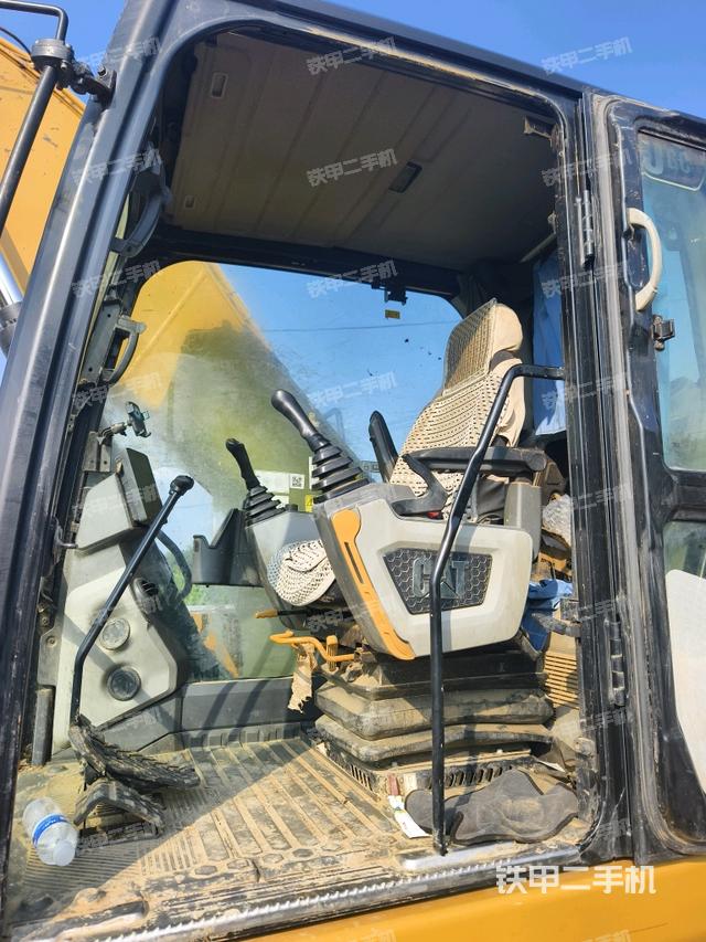 駕駛室正側(cè)（駕駛室部分）