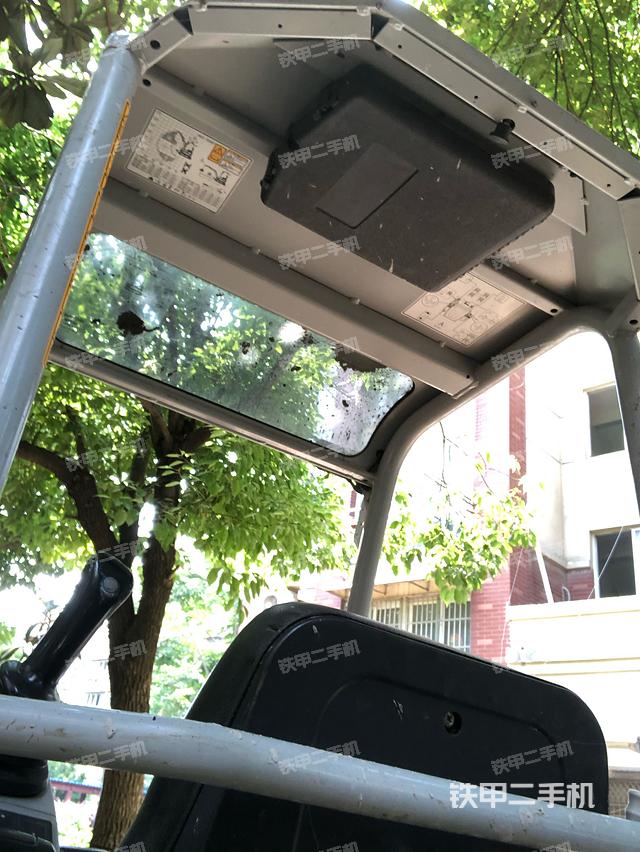 驾驶室整体（整机外观）