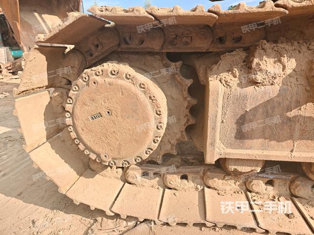 左側(cè)履帶整體?（行走機(jī)構(gòu)）