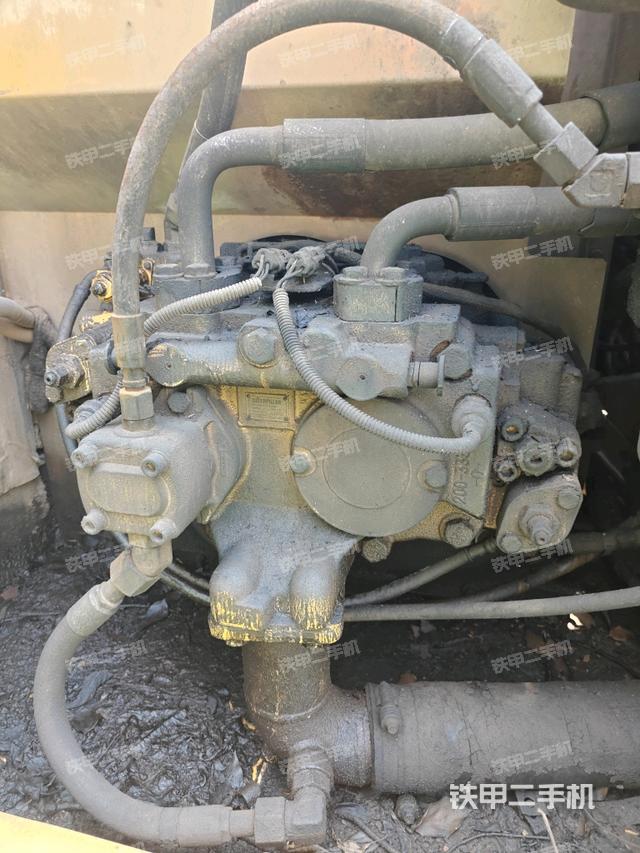 液壓泵斜45?左（大件艙室）