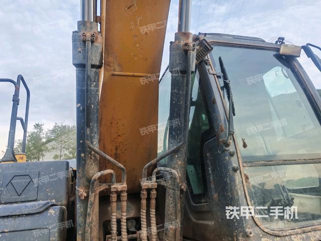 大臂油缸整體?豎拍（工作和回轉(zhuǎn)裝置）