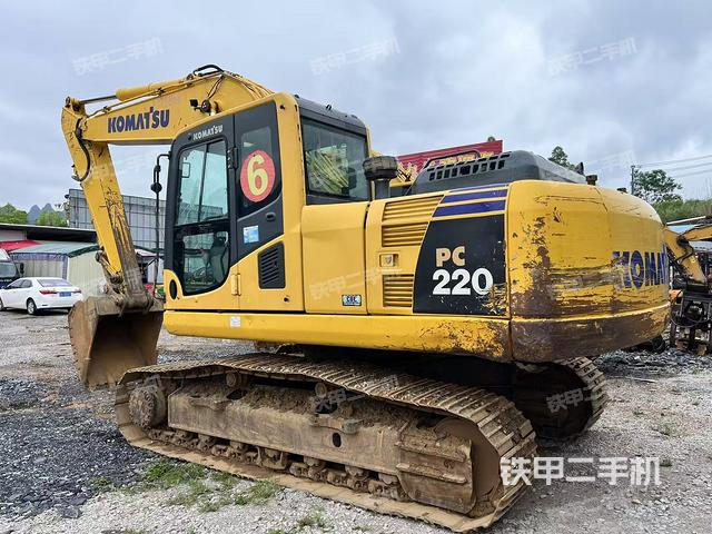 小松PC200-8M0挖掘机