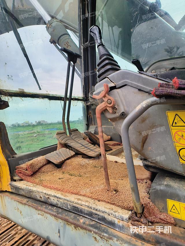 驾驶室整体（整机外观）