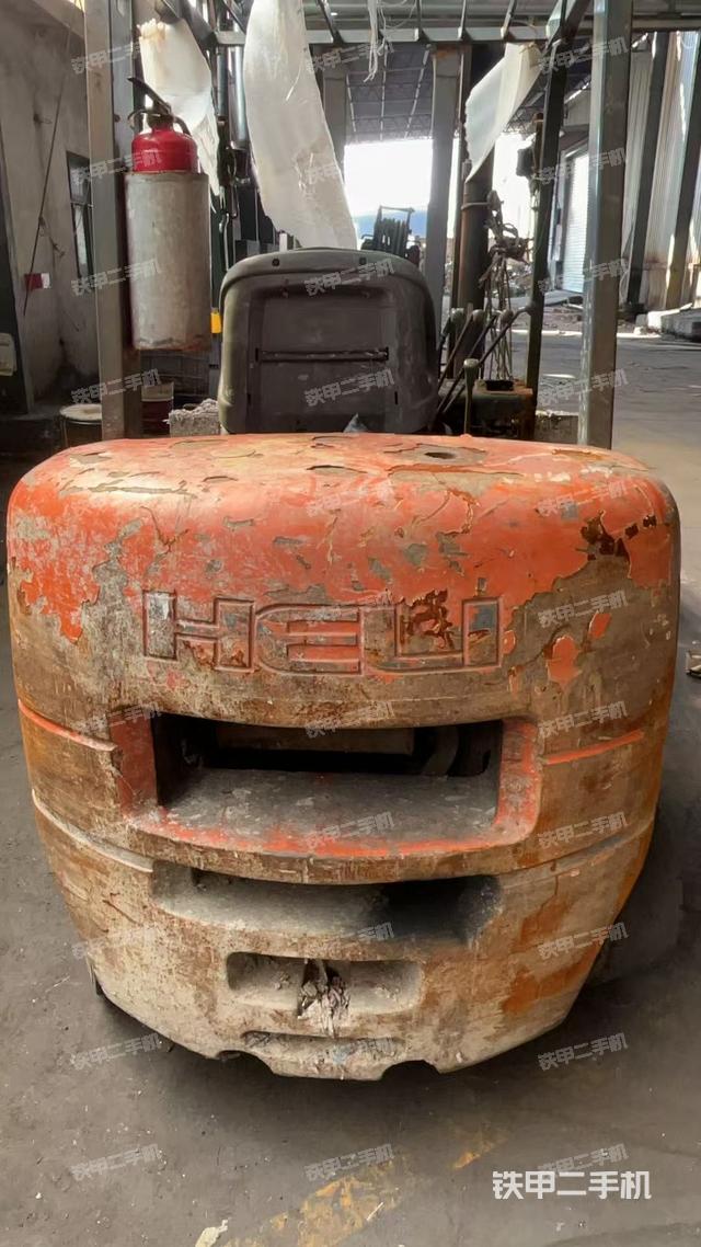 整机左侧（设备外观及核心部件）