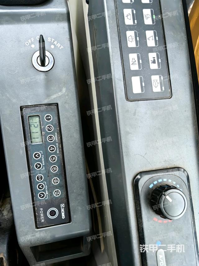 座椅右側(cè)控制臺(tái)/鑰匙門/油門/含右手柄（駕駛室部分）