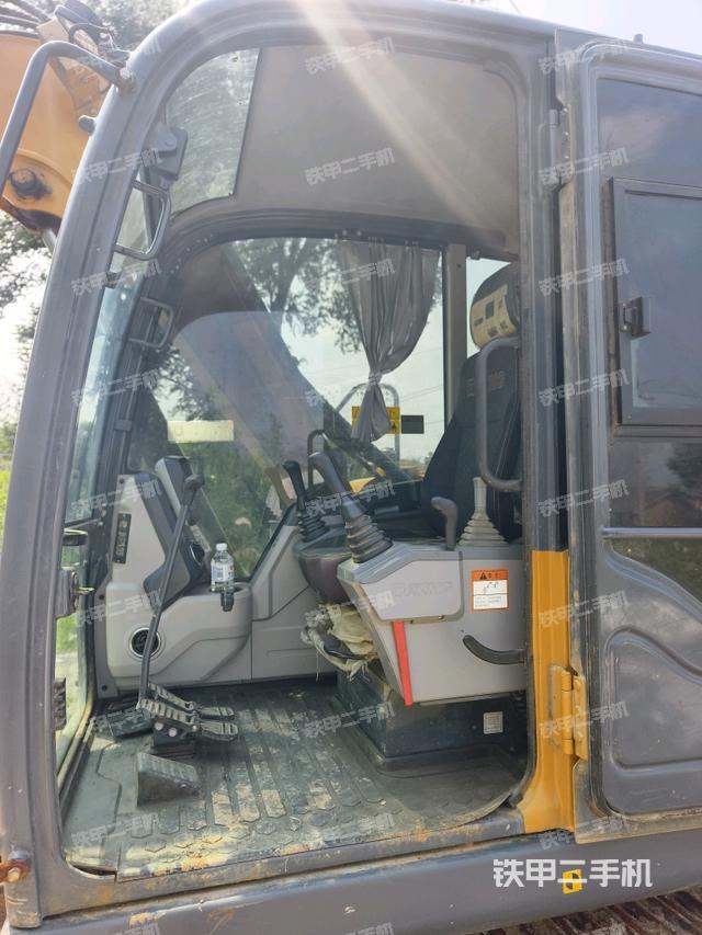 ?駕駛室正側(cè)（駕駛室部分）