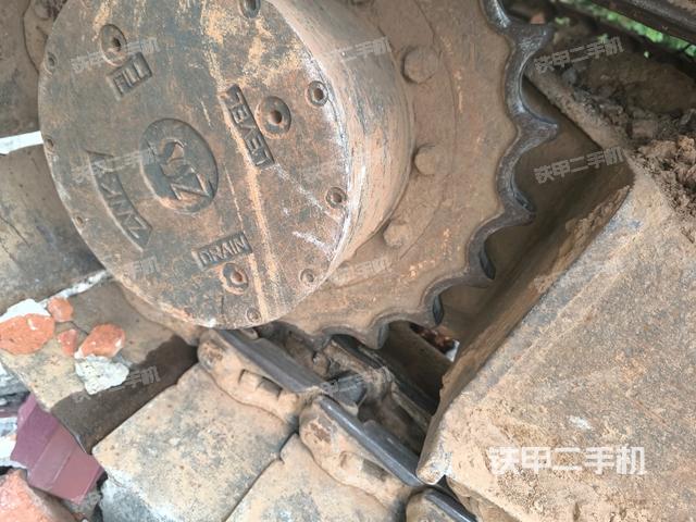 右驅(qū)動輪（行走機構(gòu)）