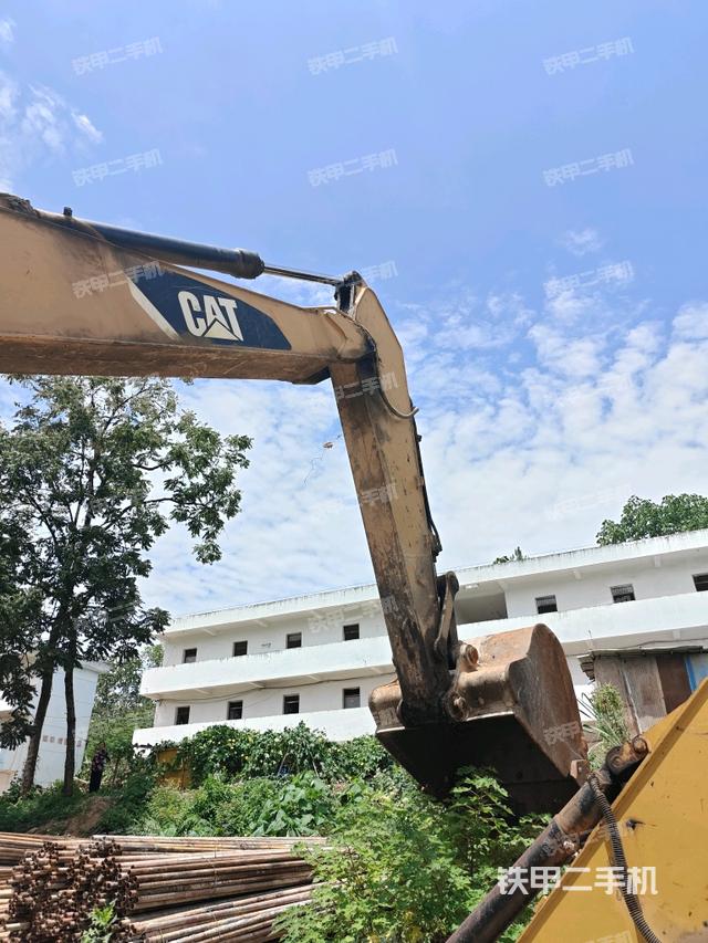 小臂整體左后（工作和回轉(zhuǎn)裝置）