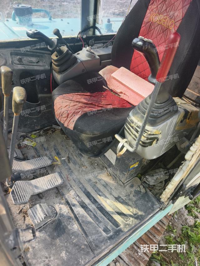 顶棚整体（驾驶室部分）