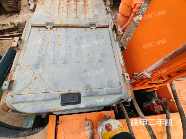 驾驶室顶部（整机外观）