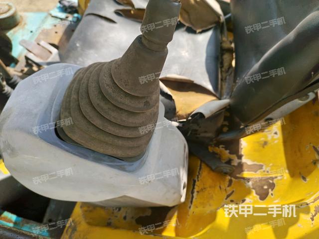 座椅左侧控制台/音响/含左手柄（驾驶室部分）