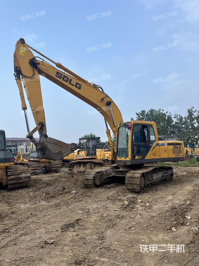 駕駛室整體（整機(jī)外觀）