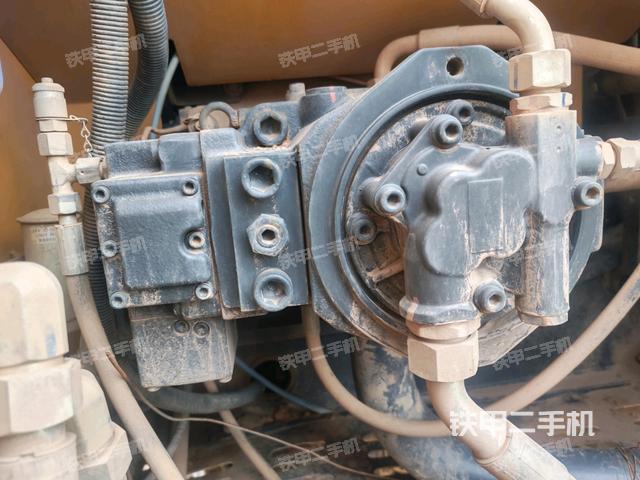 液壓泵斜45?左（大件艙室）