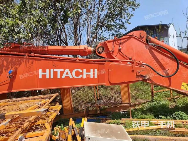 整机右后45°（设备外观及核心部件）