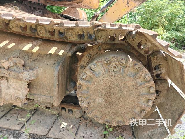 右驅(qū)動(dòng)輪（行走機(jī)構(gòu)）