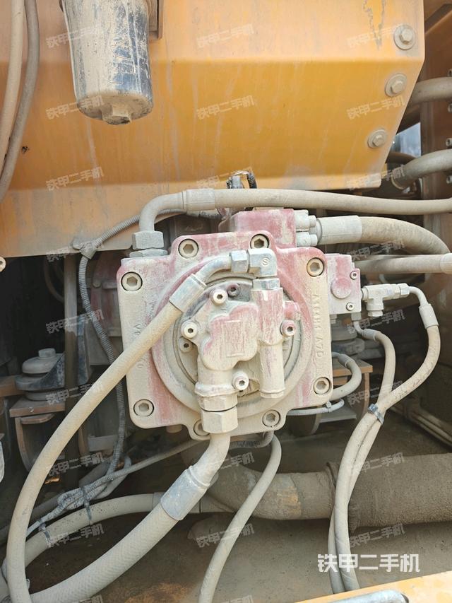 液壓泵斜45?左（大件艙室）