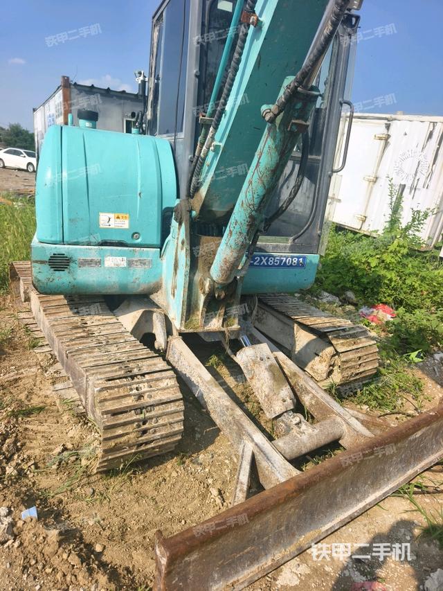 转盘和下车架正前（工作和回转装置）