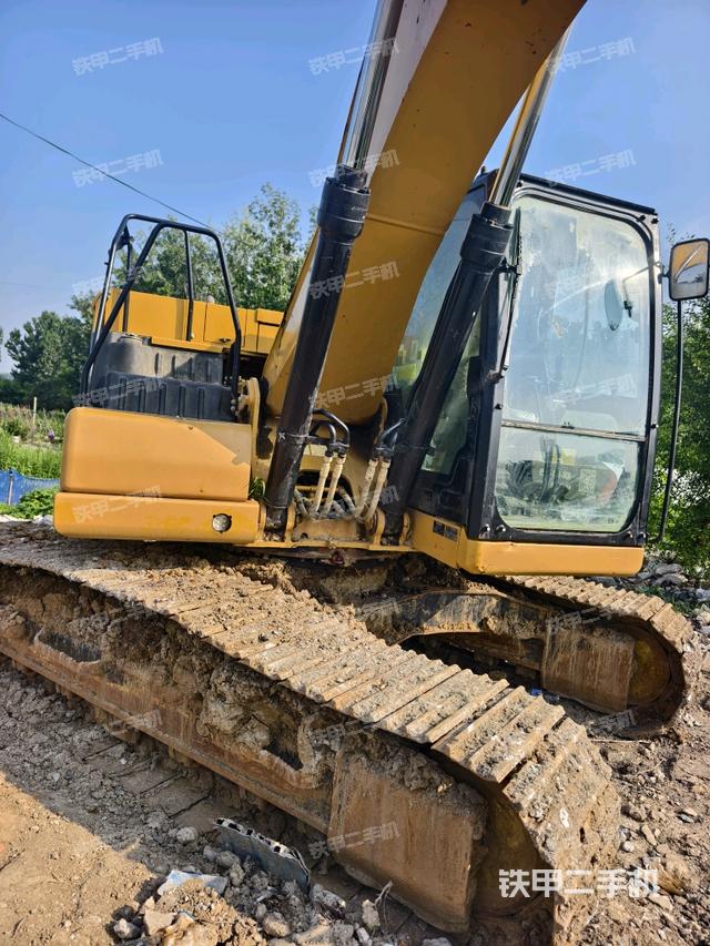 大臂油缸整體?豎拍（工作和回轉(zhuǎn)裝置）