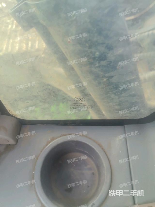 右侧玻璃角标（驾驶室部分）