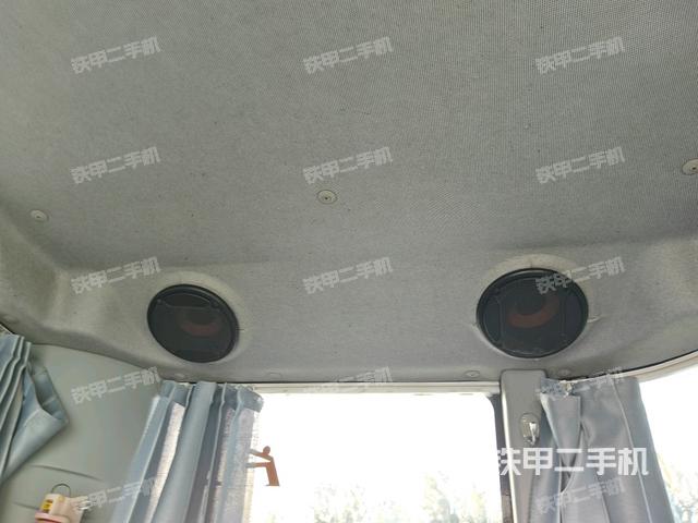 座椅右側(cè)控制臺(tái)/鑰匙門(mén)/油門(mén)/含右手柄（駕駛室部分）