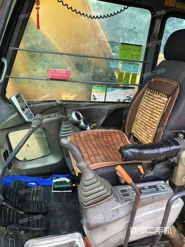 驾驶室整体（整机外观）