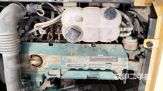 发动机整体俯视（整机外观）