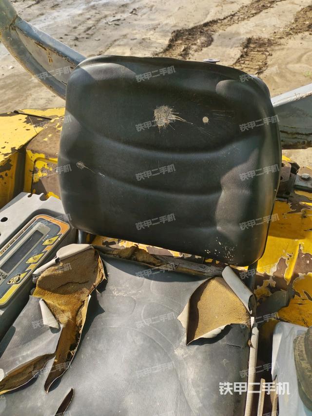 后窗玻璃角标（驾驶室部分）