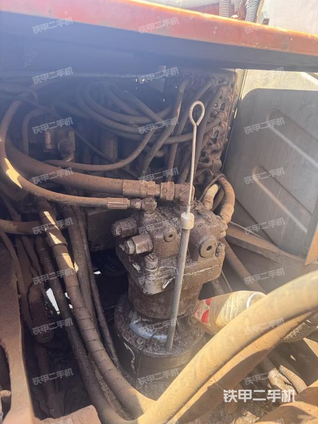 回轉(zhuǎn)馬達（上車部件）