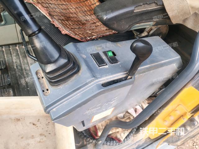 座椅左側(cè)控制臺/音響/含左手柄（駕駛室部分）