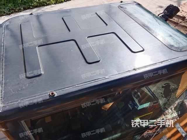 驾驶室顶部（整机外观）