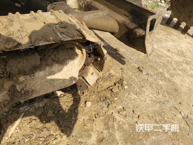 右驱动轮（行走机构）