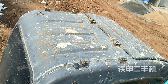 驾驶室顶部（整机外观）