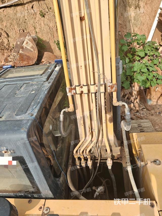 大臂油缸整體?豎拍（工作和回轉(zhuǎn)裝置）