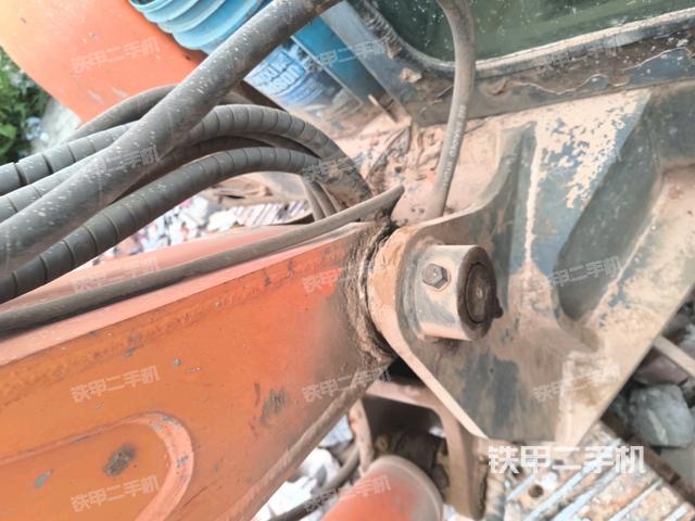 轉(zhuǎn)盤和下車架正前（工作和回轉(zhuǎn)裝置）