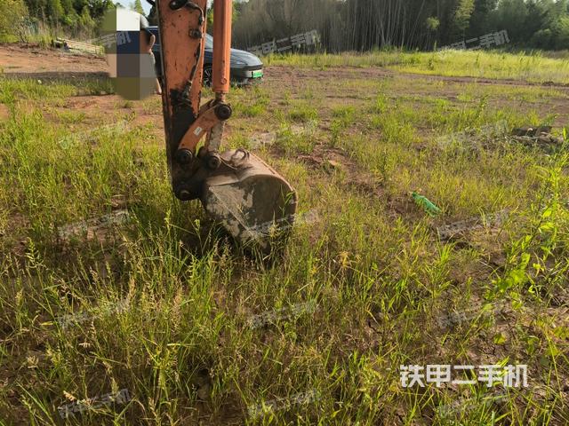 轉(zhuǎn)盤和下車架正前（工作和回轉(zhuǎn)裝置）