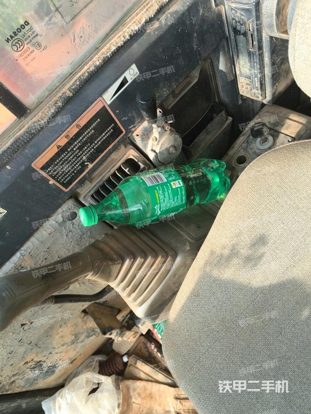 后窗玻璃角標(biāo)（駕駛室部分）