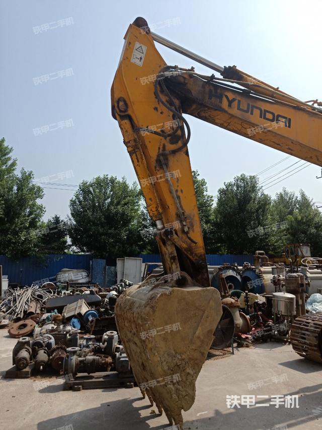 现代R225-7挖掘机