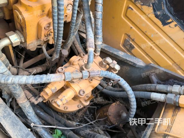 中央回转接头特写（上车部件）