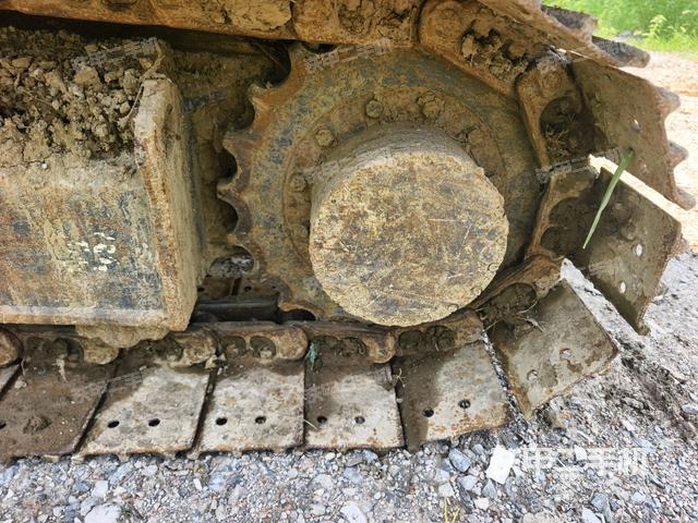 左驅(qū)動輪（行走機構(gòu)）