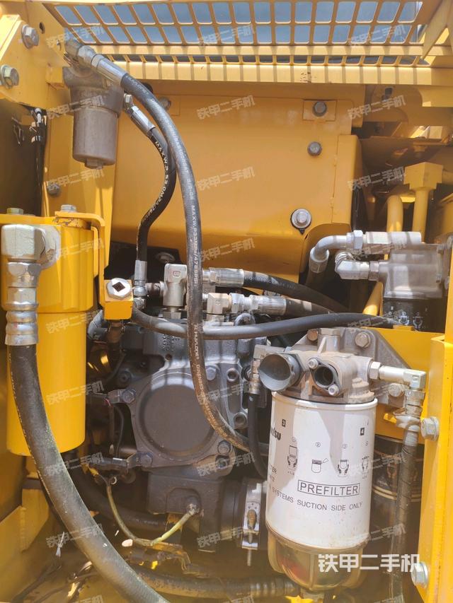 液壓泵艙室正面整體（整機(jī)外觀）