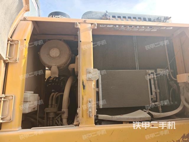 氣門室蓋螺絲特寫（上車部件）